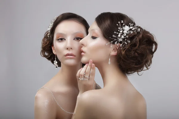 Vogue Style. Two Snazzy Women with Jewelry and Art Make-up — Stock Photo, Image