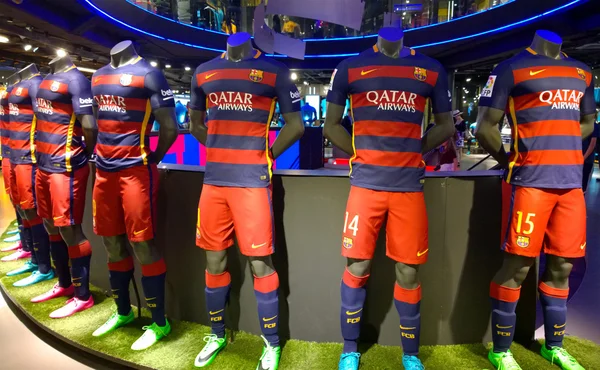 FC Barcelona kitleri Fc Barcelona Dükkanı, İspanya — Stok fotoğraf