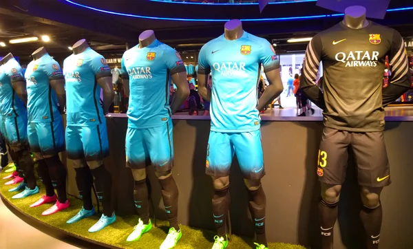 FC Barcelona kits in FC Barcelona Shop, Spain — Stock Photo, Image