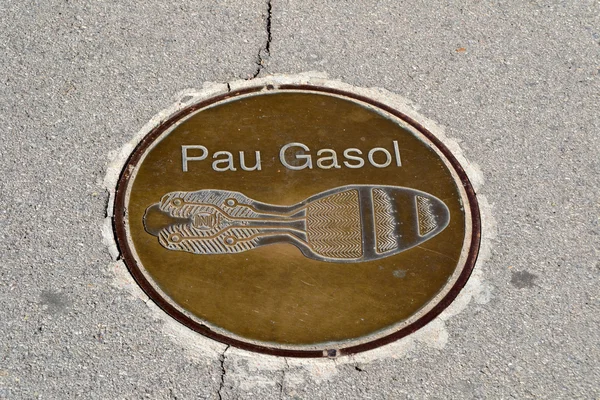 Footprint of Pau Gasol near of the Olympic Stadium in Montjuic, Barcelona — Stock Photo, Image