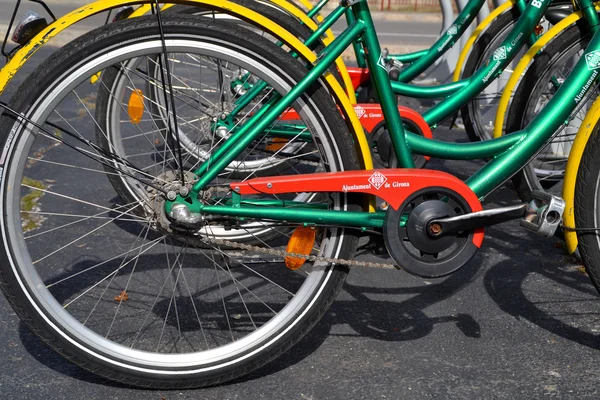 Dettaglio delle biciclette del servizio Girocleta a Girona, Spagna — Foto Stock