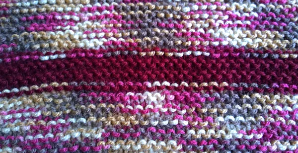 Texture of knitting wool in pink and brown colors — Stock Photo, Image