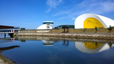 Niemeyer bina, Aviles, İspanya'da Merkezi