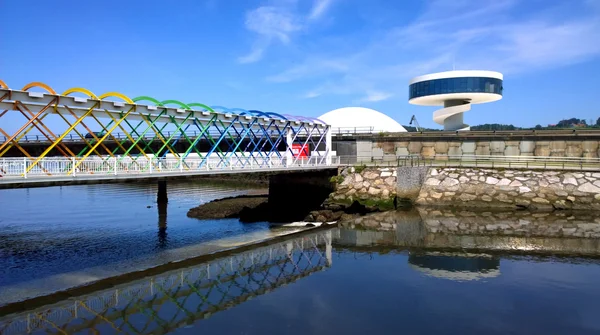 Vista del edificio del Centro Niemeyer, en Aviles, España — Foto de Stock