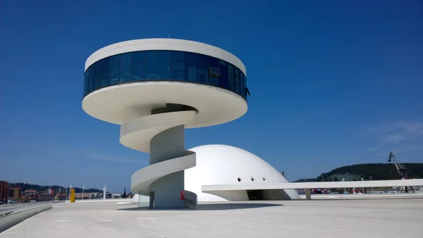 Vista do edifício Niemeyer Center, em Aviles, Espanha — Fotografia de Stock
