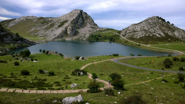 Lake Enol in Asturias, Spain — Stock Photo, Image