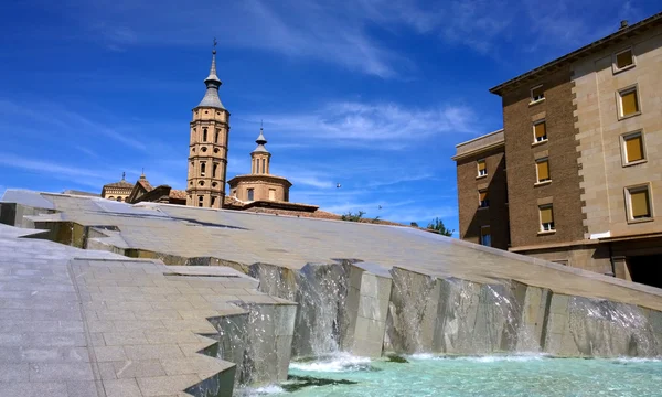 Fuente de la Hispanidad, Zaragoza, Spanje — Stockfoto