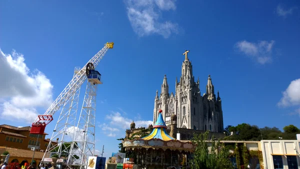 View of the free entrance area of Tibidabo Amusement Park in Barcelona — Stock Photo, Image