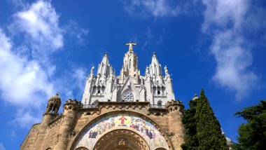 Barcelona'da İsa'nın kutsal kalbi expiatory Kilisesi