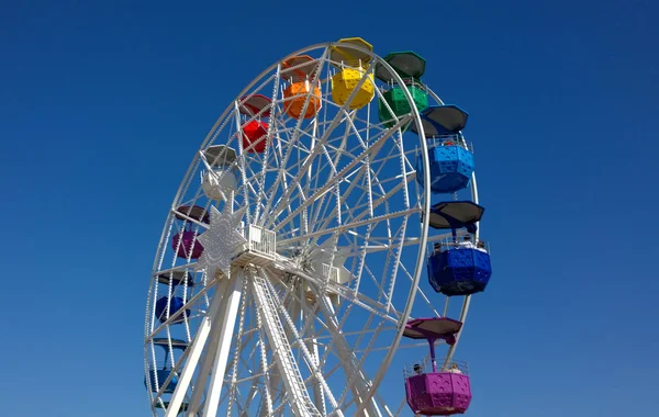 Roda grande colorido — Fotografia de Stock