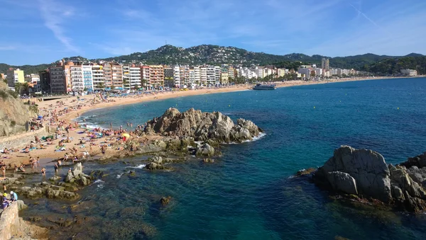 Paisagem da praia de Lloret de Mar, Catalunha, Espanha — Fotografia de Stock