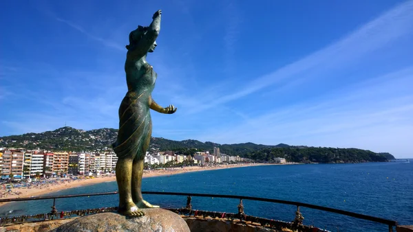 Denkmal für den Matrosen seiner Frau in Lloret, Spanien — Stockfoto