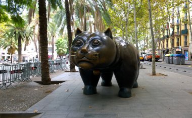 Kedi heykel Barcelona, İspanya