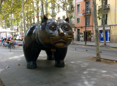 Kedi heykel Barcelona, İspanya