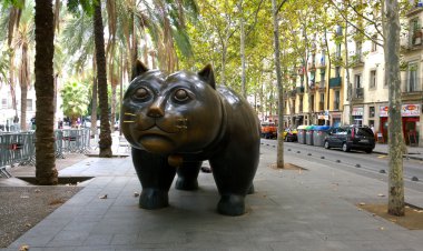 Kedi heykel Barcelona, İspanya