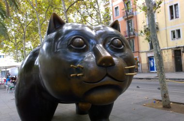Kedi heykel Barcelona, İspanya