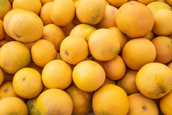 Potraviny Pozadí Zralé Organické Žluté Grapefruity Španělském Týdenním Trhu — Stock fotografie