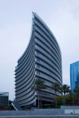 Dubai, BAE 'deki Burj Halife' nin önündeki ofis manzarası.