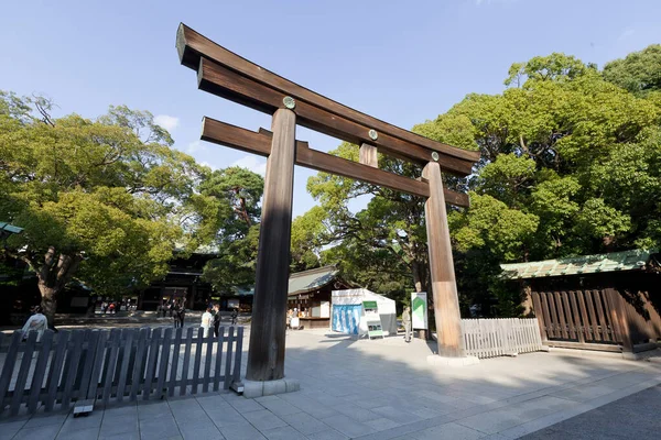 Tokyo Japonya Daki Meiji Tapınağının Girişinde Bir Torii Kapısı — Stok fotoğraf