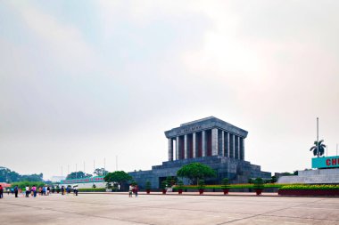 Vietnam 'ın başkenti Hanoi' deki Ba Dinh Meydanı 'ndaki Ho Chi Minh Anıt Mezarı' nın askeri onur kıtası..