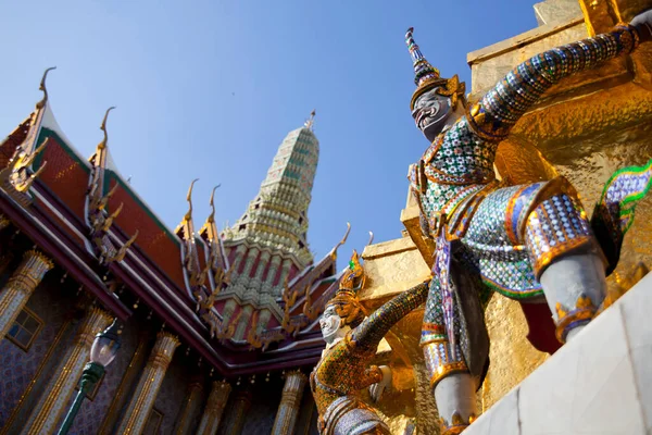 Demon Guardian Szobor Ellen Kék Wat Phra Kaew Temple Emerald — Stock Fotó