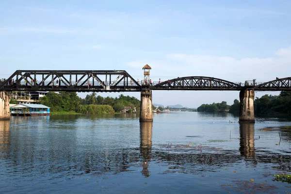 สะพานข ามแม าแคว งหว ดกาญจนบ ประเทศไทย — ภาพถ่ายสต็อก