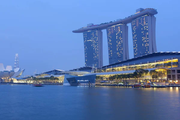 Vista Noturna Marina Bay Sands Recorre Novo Ícone Horizonte Singapura — Fotografia de Stock