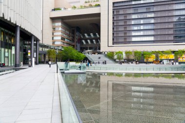 Osaka, Japonya 'daki JR Osaka İstasyonu. Kita-ku, Osaka, Japonya 'nın Umeda ilçesinde büyük bir tren istasyonudur..