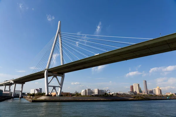 Tempozan Bro Med Blå Himmel Osaka Japan – stockfoto