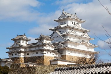 Japonya 'nın Kansai bölgesindeki Hyogo ilinin Himeji şehrindeki güzel Himeji Şatosu.