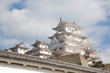 Japonya 'nın Kansai bölgesindeki Hyogo ilinin Himeji şehrindeki güzel Himeji Şatosu.