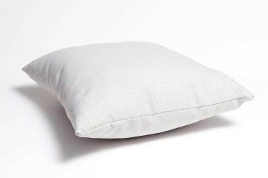 Beyaz arka planda lüks gri yastık.