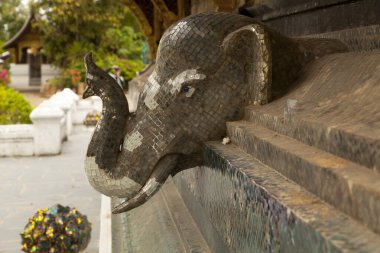 Laos 'un kuzeyindeki UNESCO dünya mirası kasabası Luang Prabang' daki ikonik tapınak Wat Xieng Tangası..