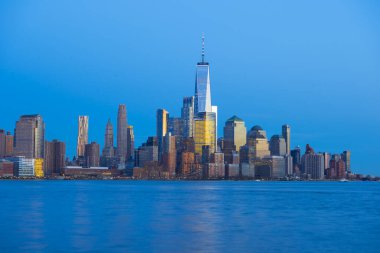 New York City, ABD 'de alacakaranlık vakti Manhattan Skyline panoramik manzarası.