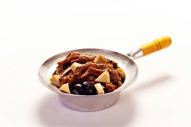 Güveçte pişmiş Kaz Ağları