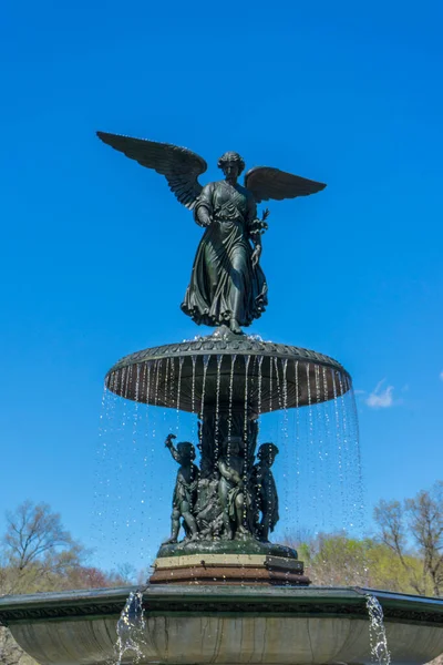 Der Bethesda Brunnen Frühling Mit Blauem Himmel Central Park New — Stockfoto