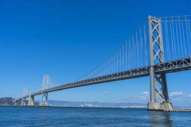 San Francisco Körfezi üzerinden Bay Bridge, San Francisco, California, ABD