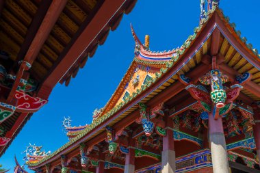 Taipei Konfüçyüs Tapınağı Taipei, Tayvan 'da mavi gökyüzüne karşı.
