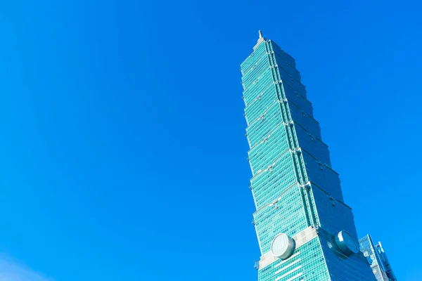 Taipei 101 Ουρανοξύστης Και Μπλε Ουρανός Στην Ταϊπέι Ταϊβάν — Φωτογραφία Αρχείου