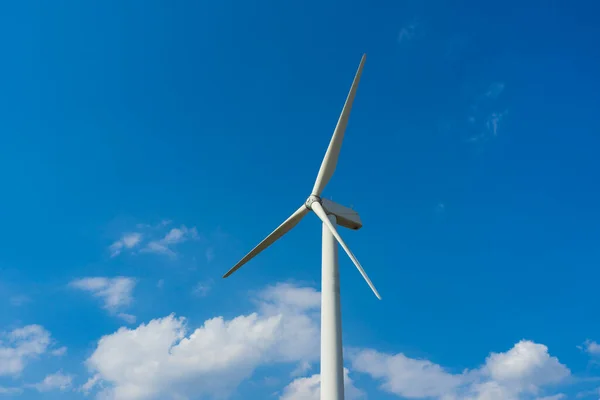 Green Renewable Alternative Energy Concept Wind Generator Turbine Generating Electricity — Stock Photo, Image