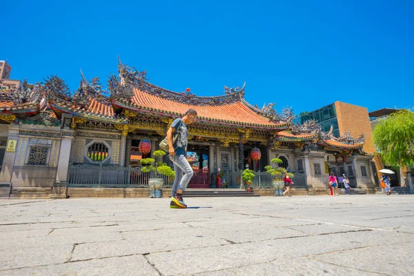 Entrada Principal Del Templo Longshan Con Cielo Azul Taipei Taiwán — Foto de Stock