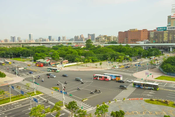 Widok Skrzyżowanie Dróg Miejskich Centrum Miasta Pobliżu Głównej Stacji Taipei — Zdjęcie stockowe