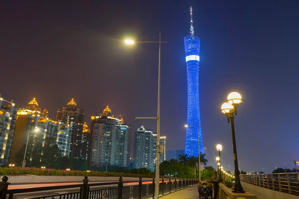 中国広州の夜のカントンテレビ塔 — ストック写真