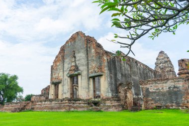 Lopburi, Tayland 'da Wat Phra Si Mahathat harabesi.
