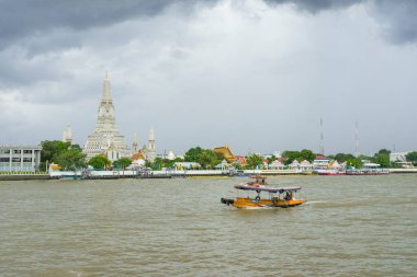 Wat Arun Ratchawararam veya Tayland Bangkok 'taki Şafak Tapınağı