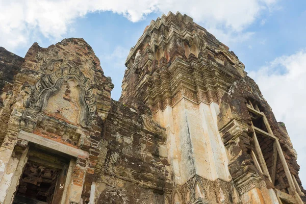 タイのロッブリにあるワット シリコン マハートの遺跡 — ストック写真