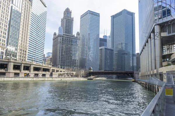 Вид Реку Чикаго Небоскребы Центре Чикаго Иллинойс Сша — стоковое фото
