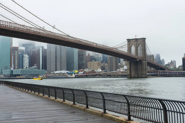 Brooklin Bridge Manhattan Raining Day New York City Usa — Stock Photo, Image