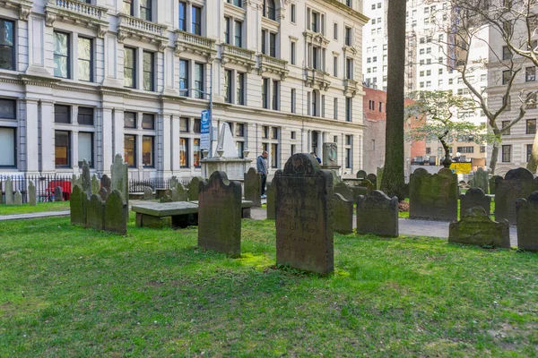 New York Abd Aşağı Manhattan Daki Trinity Kilisesi Mezarlığı Manzarası — Stok fotoğraf