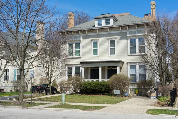 Evanston, IL, ABD 'deki Klasik Aile Evi Manzarası